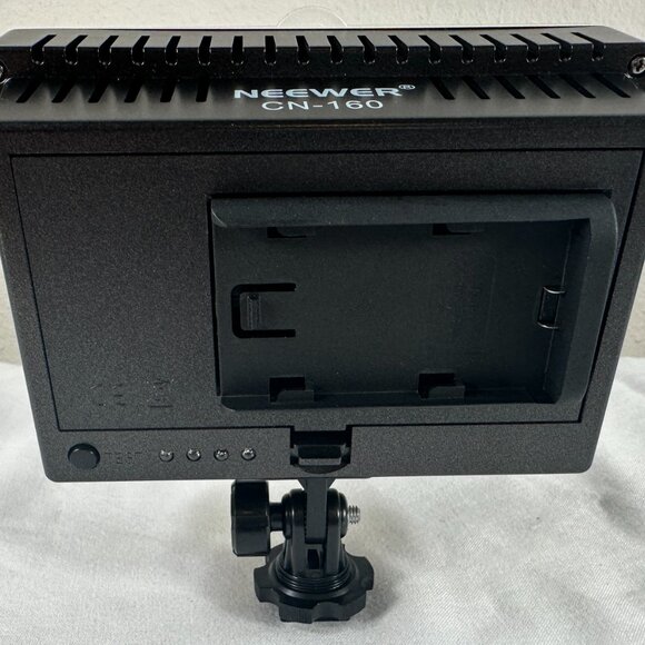 Neewer CN-160 Adjustable & Dimmable 5600K/3200K LED Video Camera Lighting Panel - Picture 9 of 15